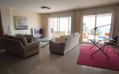 Vakker og romslig leilighet i havnen i Altea med vakker utsikt.